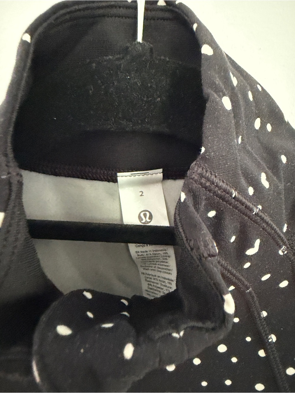 Lululemon Cropped Jacket Nulu Blacl Scattered Hearts NWT Size 2 - Picture 4 of 7